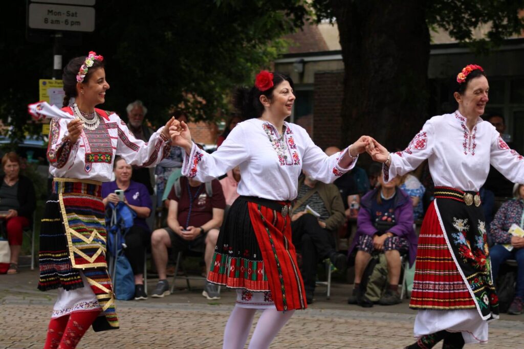 Bulgarian folk dancers from Zdravets