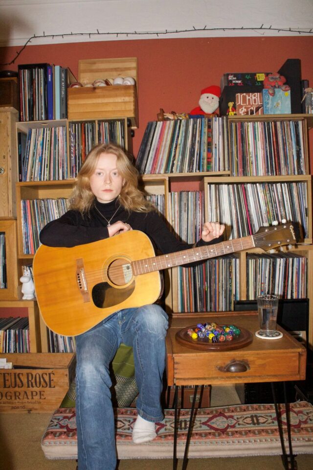 Scarlet Reading singer